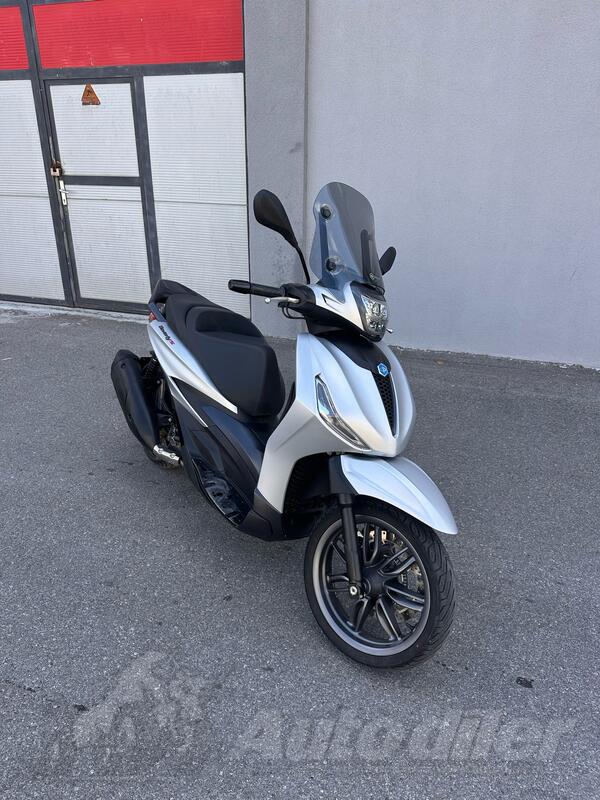 Piaggio - Beverly 300s