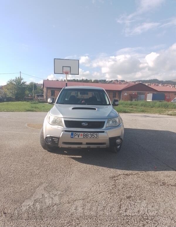 Subaru - Forester - 2.0