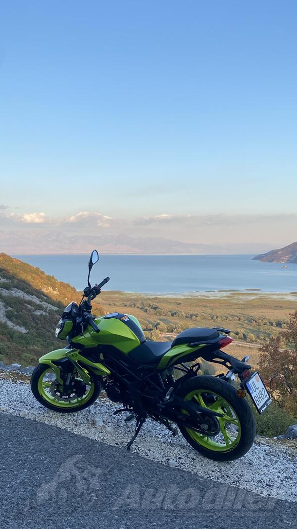 Benelli - BN125