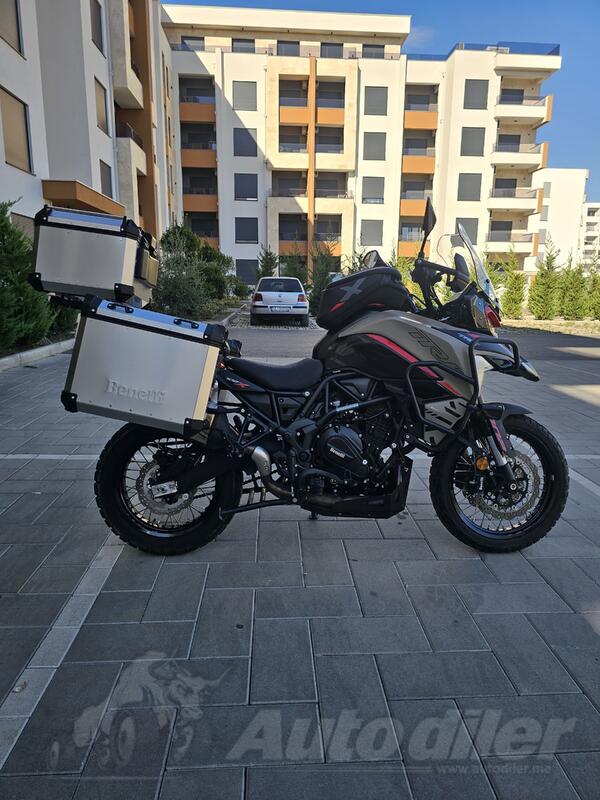 Benelli - 702 X