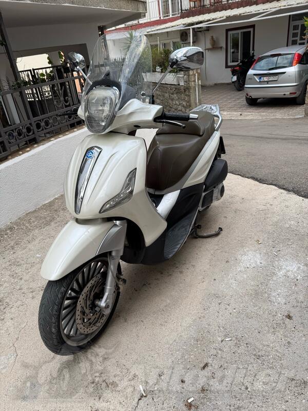 Piaggio - beverly 300
