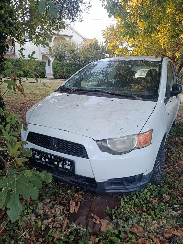 Mitsubishi - Colt - 1.1