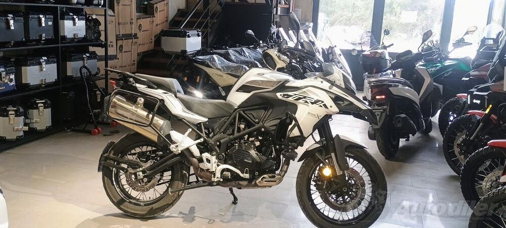Benelli - TRK 502X