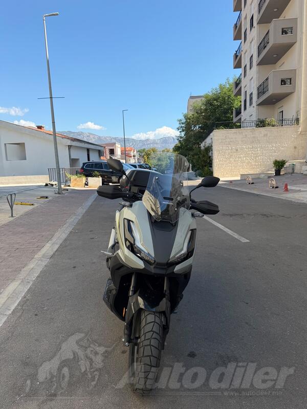Honda - adv 350