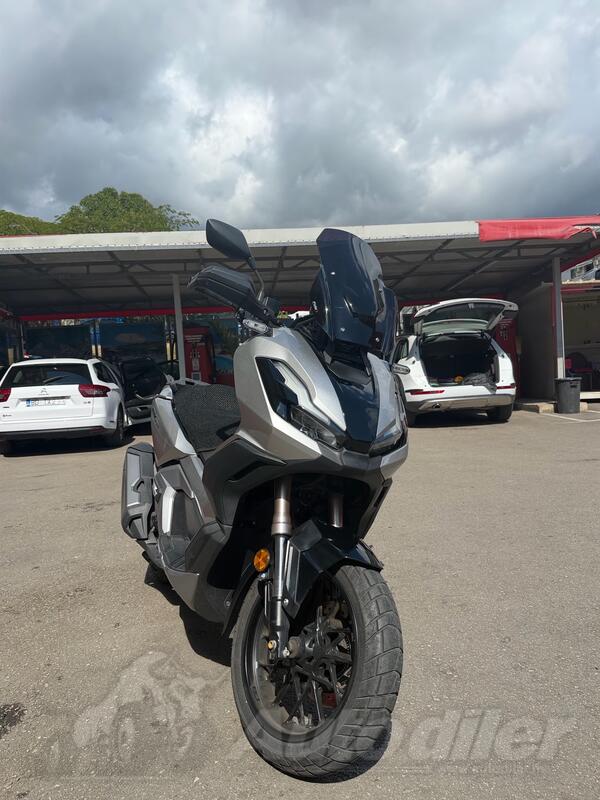 Honda - Adv 350