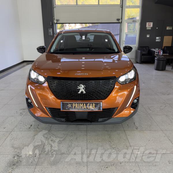 Peugeot - 2008 - 1.2 PURETECH//AUTOMATIK