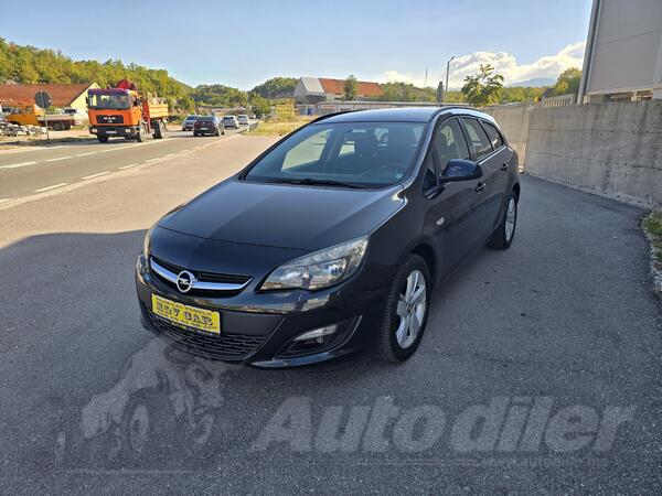 Opel - Astra - OPEL ASTRA Sportstourer