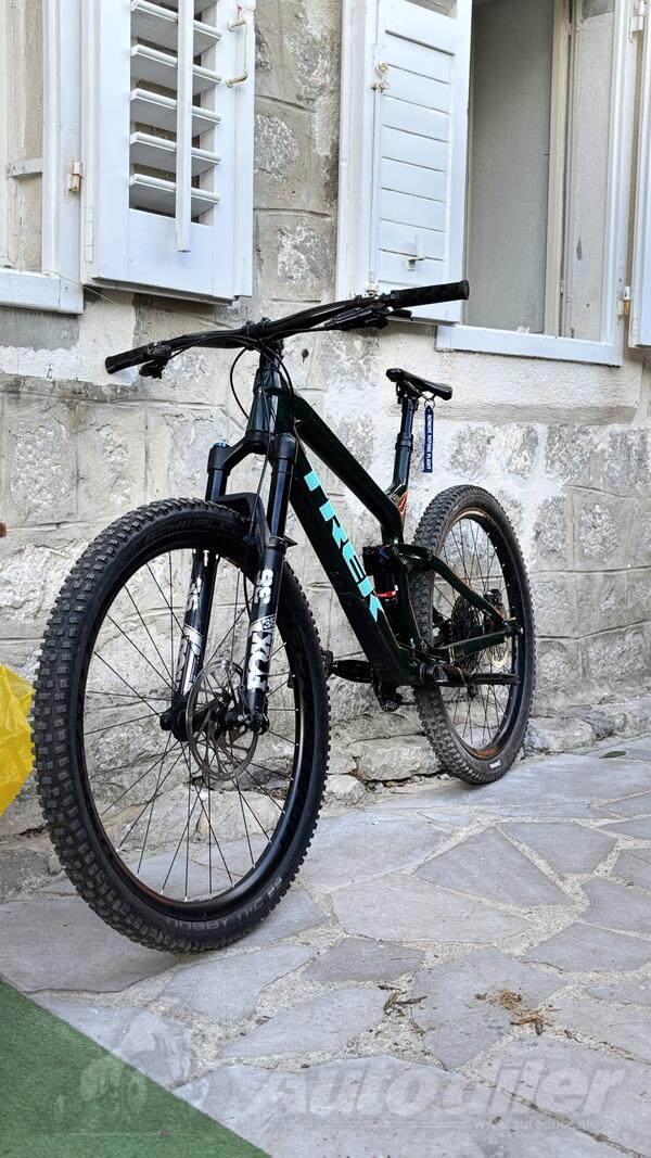 Trek - Slash 9.8