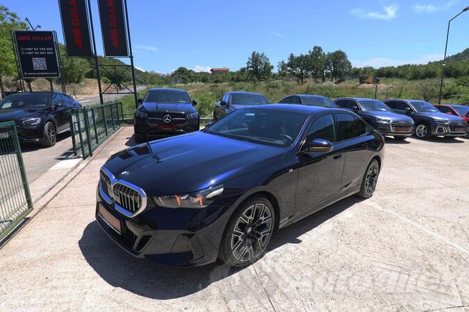 BMW - 520 - d xDrive 3xM-Sport FULL-LED PANORAMA VIRTUAL -Novi Model