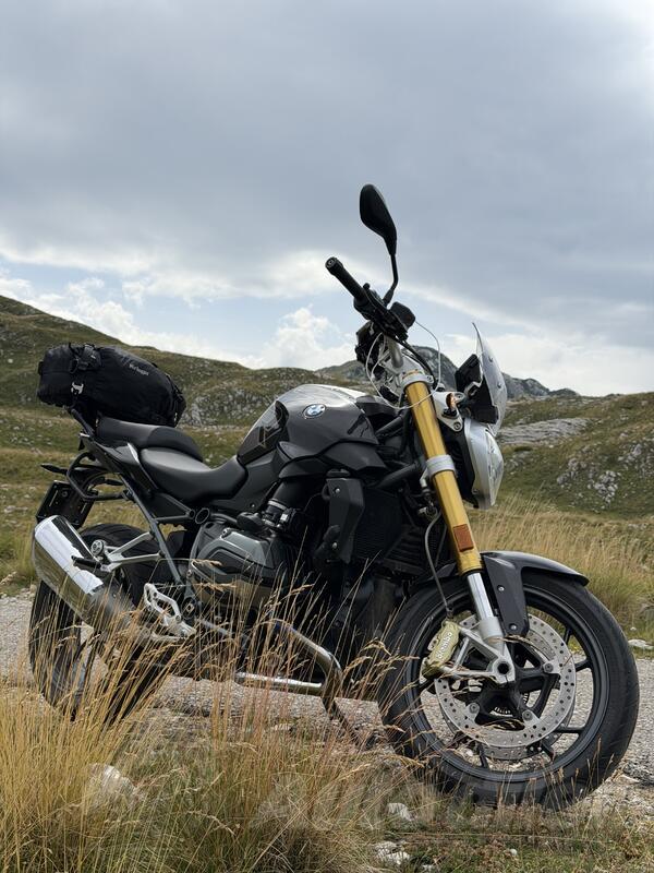 BMW - r1200r