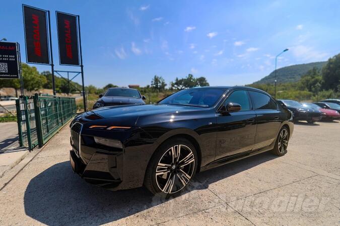 BMW - 740 - d xDrive M-Sport THEATRE SCREEN LUFT ICONIC SKY LOUNGE