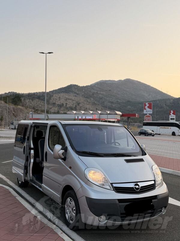 Opel - VIVARO 2900 2.0 DCI
