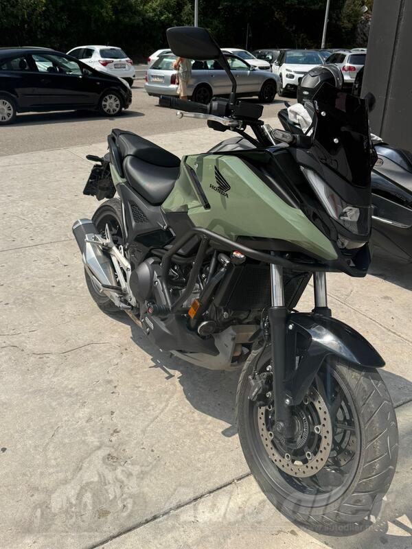 Honda - NC 750 X DCT
