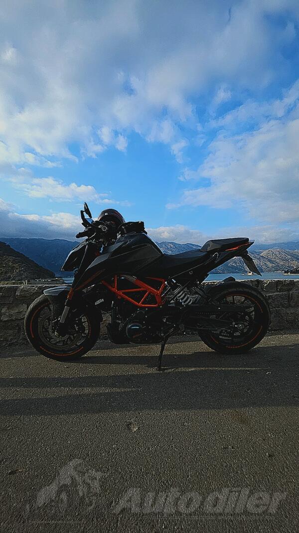 KTM - Duke 390