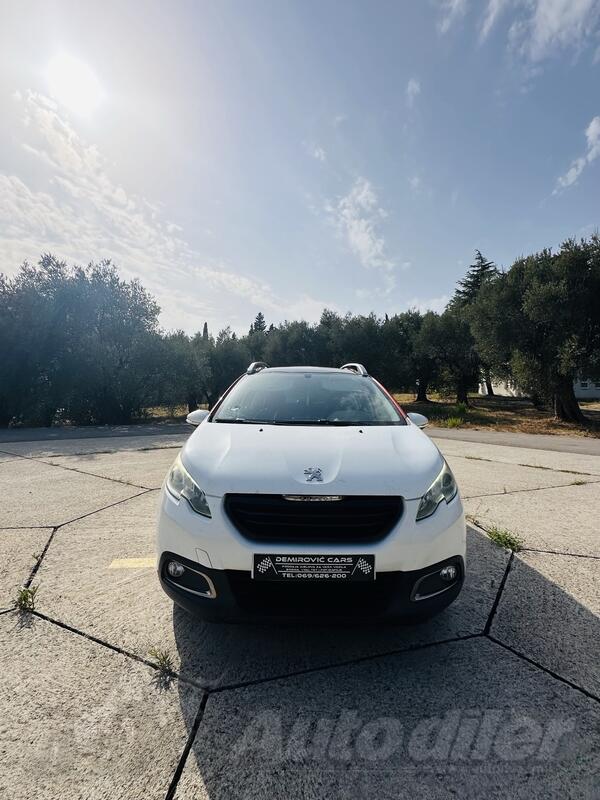 Peugeot - 2008 - 1.2 i