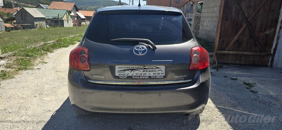 Toyota - Auris - 2.0 TDI