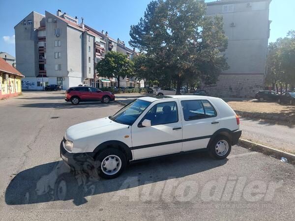 Volkswagen - Golf 3 - 1.8 benz.plin