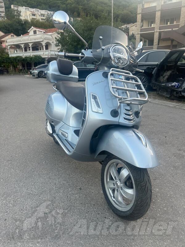 Piaggio - vespa 300 gts