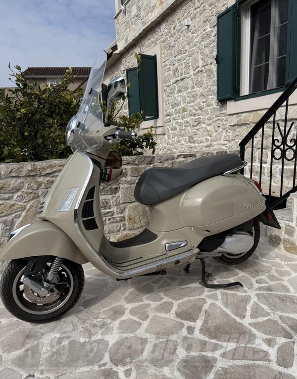 Vespa - GTS300
