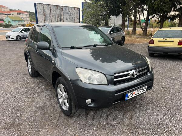 Toyota - RAV 4 - 2.2