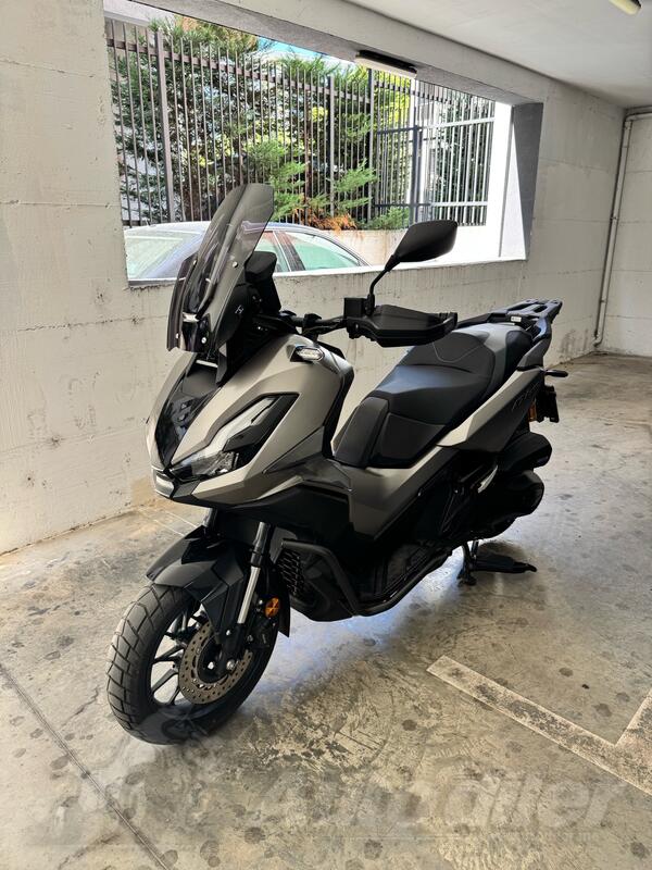 Honda - ADV 350
