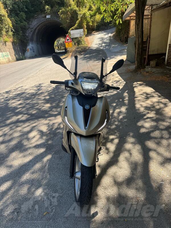 Piaggio - Beverly