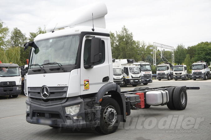 Mercedes Benz - Antos 1830 / 120 hilj. km / šasija 760 cm / kamion sa šasijom / FHM-0443