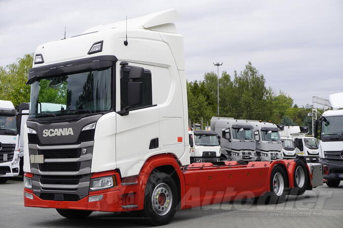 Scania - R540 6x2 / šasija 765 cm / ukupna masa sa prikolicom 68 t / kamion sa šasijom / FHM-0444