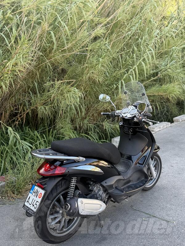 Piaggio - Cruiser