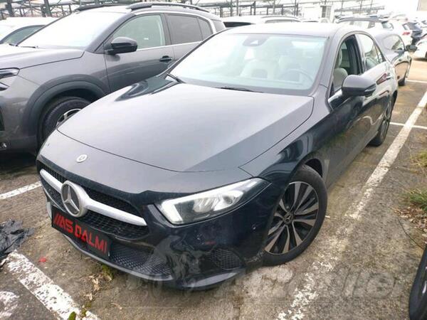 Mercedes Benz - A 180 - d 2.0 Limuzina 8G-Tronic FULL-LED WIDESCREEN Navigacija Kamera ParkAssist