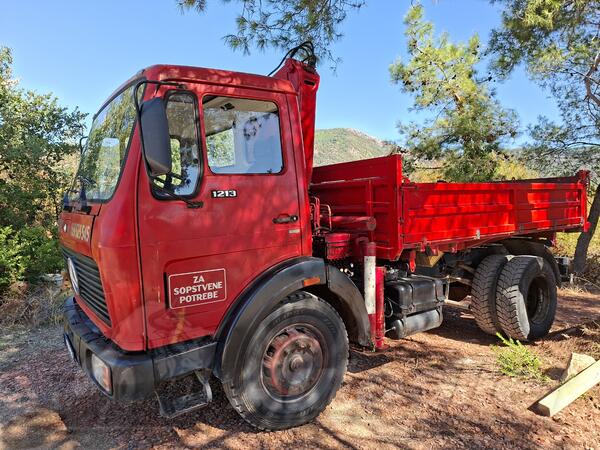 Mercedes Benz - 1213