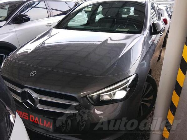 Mercedes Benz - B 200 - d 8G-Tronic FULL-LED WIDESCREEN Navigacija Kamera ParkAssist 150 KS
