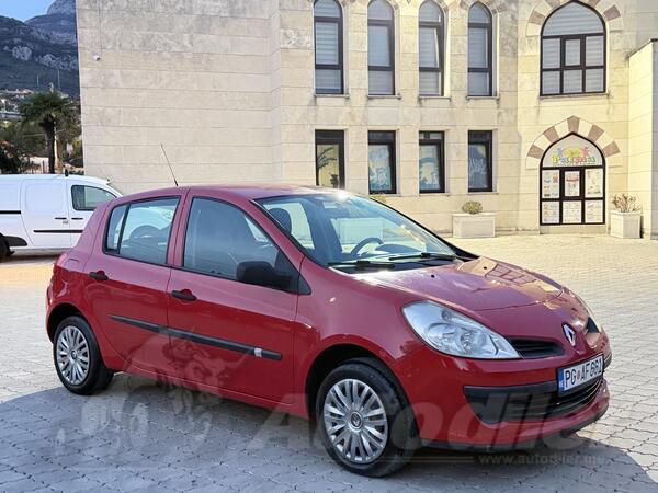 Renault - Clio - automatik