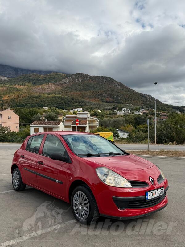 Renault - Clio - automatik