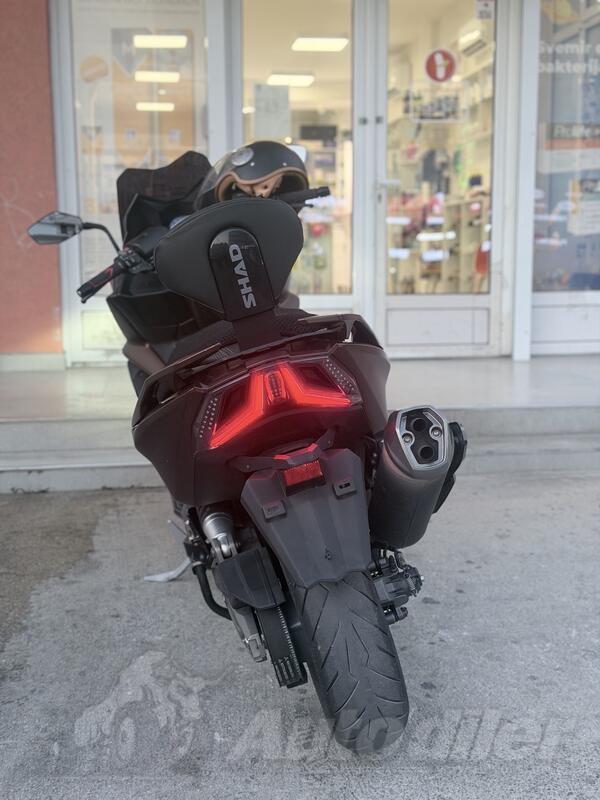 Kymco - AK550
