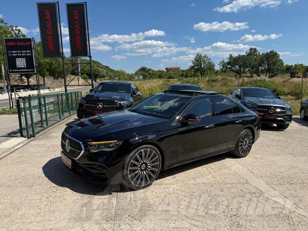 Mercedes Benz - E 220 - d 4Matic 9G-Tronic 3xAMG LINE NIGHT PAKET SUPERSCREEN PANORAMA DIGITAL LI...