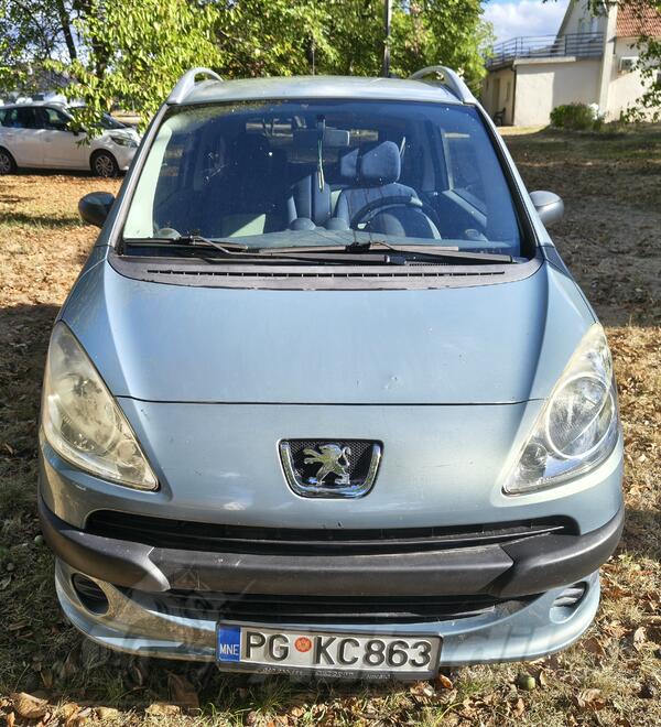 Peugeot - 1007 - 1007 1.4 HDi