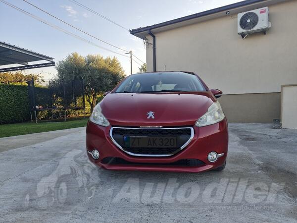 Peugeot - 208 - 1.4