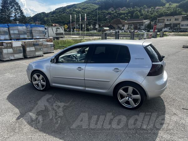 Volkswagen - Golf 5 - 1.9 TDI