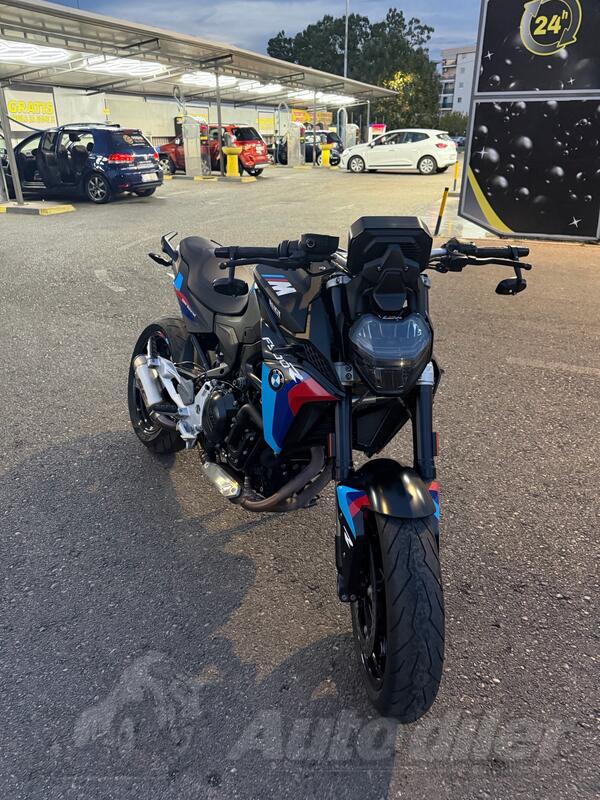 BMW - F900R