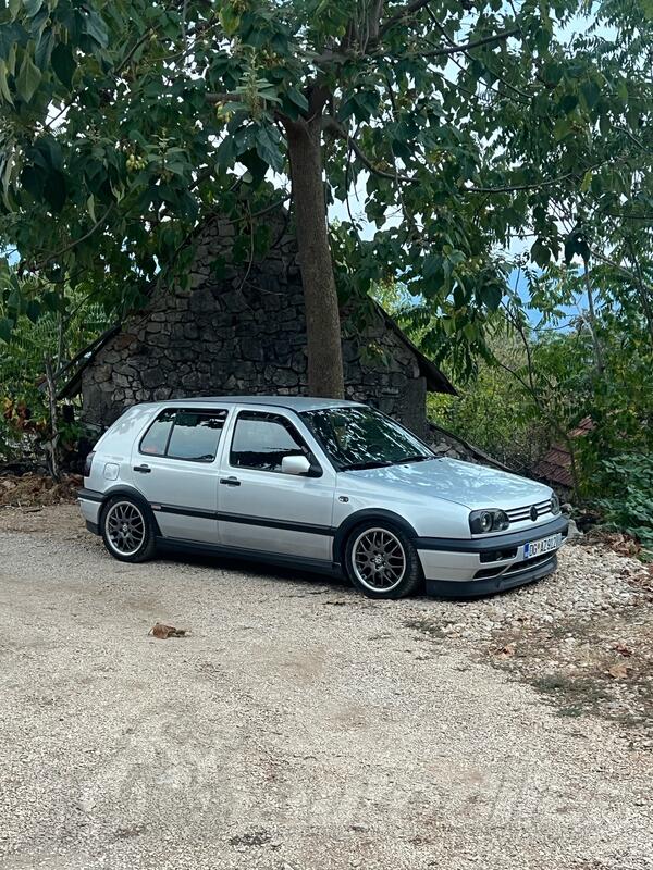 Volkswagen - Golf GTI