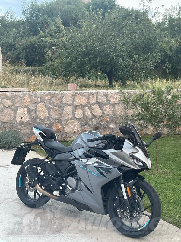CFMoto - 300SR