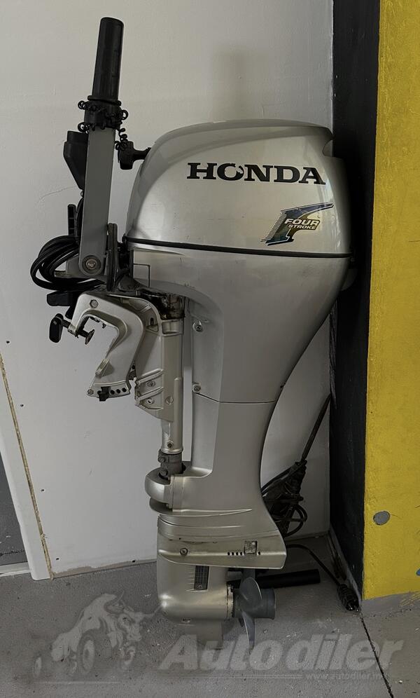 Honda - 8 konja 4 takta - Motori za plovila