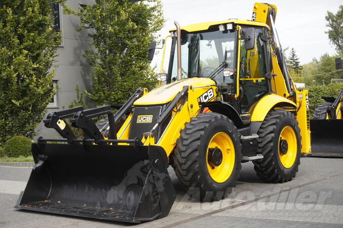 JCB - 4CX PRO / džojstici / 2022 / 3 komada / rovokopač-utovarivač / FHM-0490