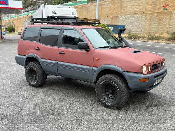Nissan - Terrano II - 2.7