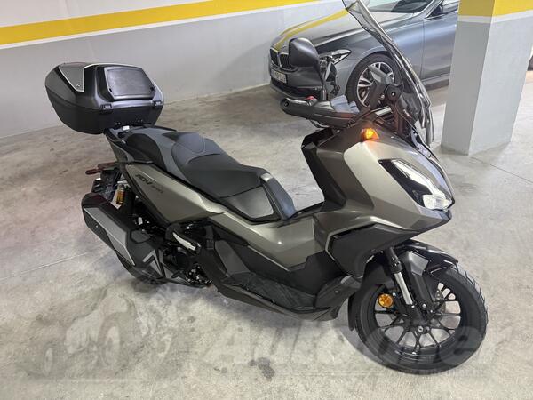 Honda - adv 350
