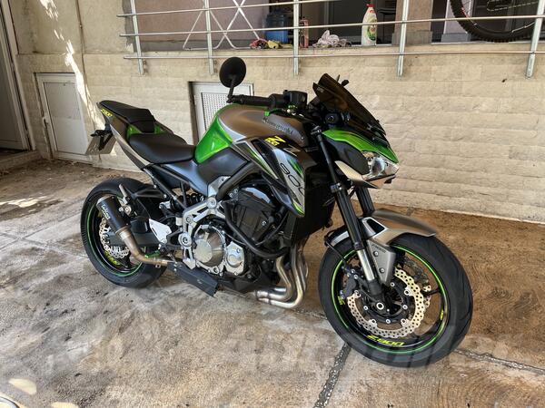 Kawasaki - z900