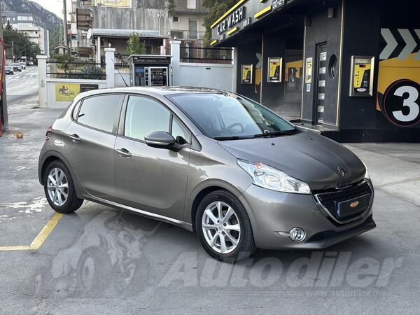 Peugeot - 208 - 1.2