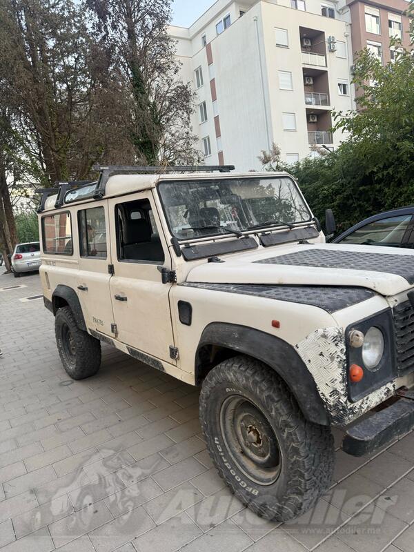 Land Rover - Defender