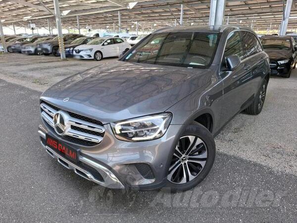 Mercedes Benz - GLC 300 - 4Matic 9G-Tronic FULL-LED Kamera ParkAssist FACELIFT